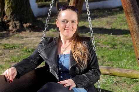 Jun 09, 2021 · marta paszkin z programu 'rolnik szuka żony' podzieliła się na instagramie swoimi nietypowymi objawami. Rolnik szuka żony 2, odc. 3. Jak Anna wypadła w oczach ...