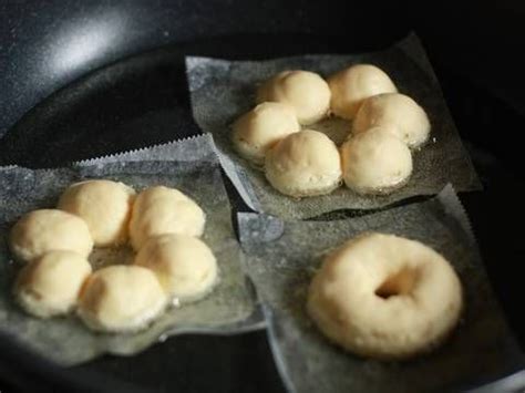 I bought warabimochi(bracken mochi),kuromitu(brown sugar syrup) and peach. Chewy and Moist "Pon-de-Ring" Doughnuts Recipe by cookpad ...