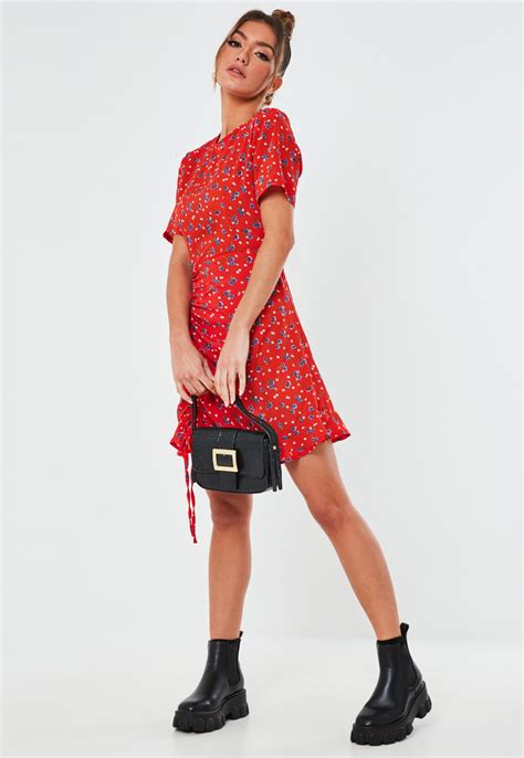 Red Floral Ruched Side Tea Dress Missguided