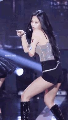 Jennie Kim Dancing GIF Jennie Kim Dancing Discover Share GIFs