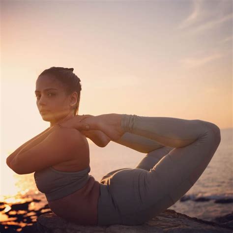 Talia Sutra Vinyasa Yoga