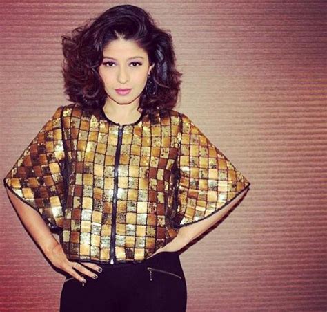 Here S How Sunidhi Chauhan Has Been High On Life Since The Beginning Baggout