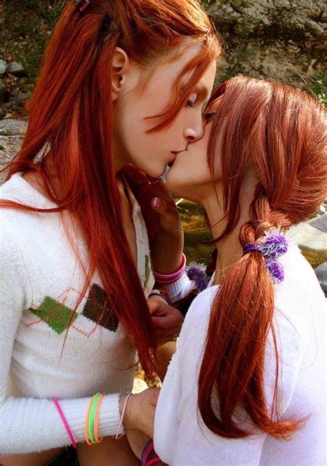 Pin by Rakel Thórsdóttir on Gingerlicious Girls kissing Redheads Girls in love
