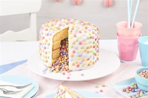 Cut in 1/4 cup butter. Surprise Inside Cake - Rezept von Backen.de | Rezept ...