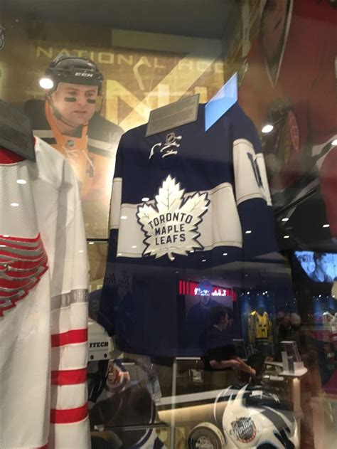 Pin By Louise Hines On Toronto Maple Leafs Game And Hhof Nov10th 2017