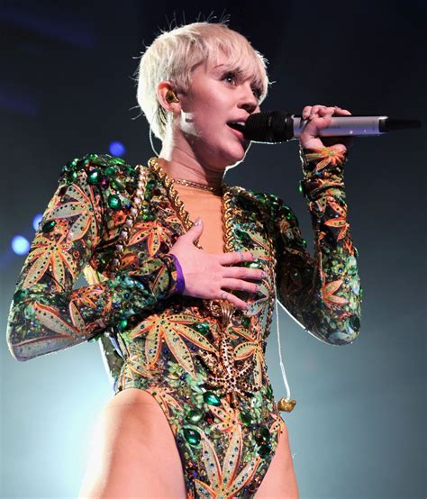Miley Cyrus Performs At Bangerz Tour In Vancouver Hawtcelebs