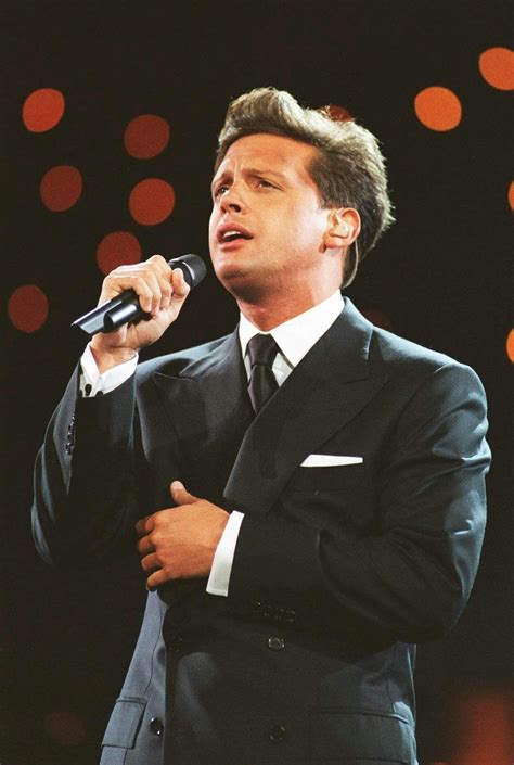 Luis Miguel Wallpapers Top Free Luis Miguel Backgrounds Wallpaperaccess