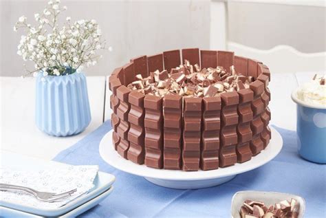 Und sieht auch richtig lecker aus! Kinderriegel®-Torte - Rezept von Backen.de | Rezept ...