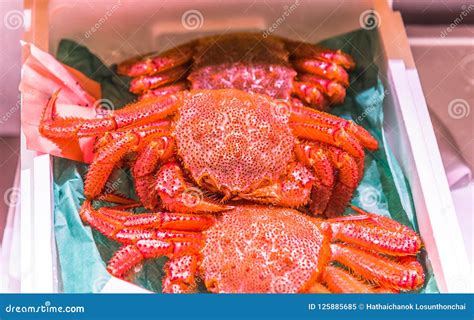 Fresh Alaskan King Crab Sell At The Tsukiji Fish Marke Stock Image