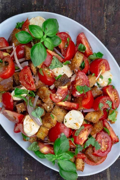 Best Panzanella Recipe Tuscan Tomato And Bread Salad The Mediterranean Dish