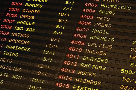 We compare the latest live lines from several top sports books to help you get the best number. How a Moneyline Works in Sports Betting
