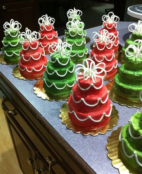 Kasko designs the products, prints the molds, and creates the recipes from her studio in ukraine; I made these 4" cakes for Christmas gifts. Used my mini ...