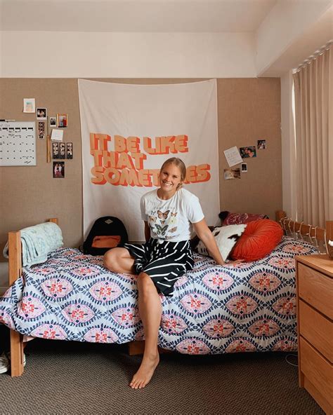 Students who go to ucla, the university of california at los angeles, live either in dorms or apartments near the campus. 19 Seriously Gorgeous Dorm Rooms at UCLA in 2020 | Dorm ...