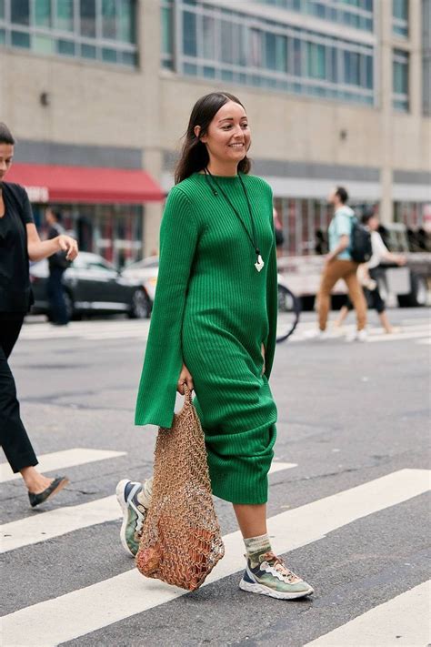 The Latest Street Style From New York Fashion Week Street Style Chic Fashion Week Street
