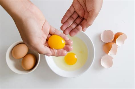 Separating Egg Whites From The Yolk Thriftyfun