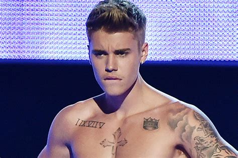 Justin Bieber Shows Off New Stache Iphone 6 Plus Photos