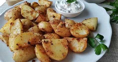 Ofenkartoffeln Mit Tzatziki Sauce Sehr Einfach Und Knusprig
