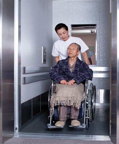 Hospital Passenger Lift At Best Price In Delhi By Pioneer Lifts Id