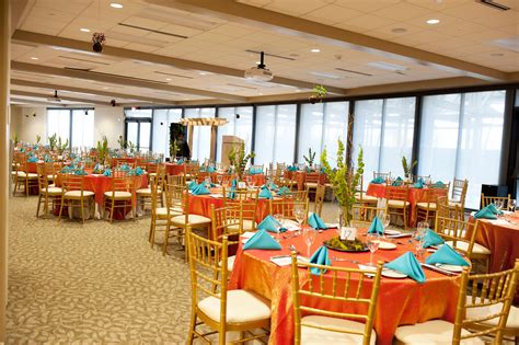 Uporabljamo široko mrežo lokalnih des moines cvetličarji in imajo svoje cvetje, šopke dostavljeno v des moines. Greater Des Moines Botanical Garden | Ceremony Venues ...