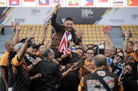 Buat ulungkalinya pertandingan ini telah dianjurkan oleh kelab gim rakyat bukit kiara di kompleks rakan muda bukit kiara, jabatan belia. Warna-Warni KL2017, Ahad - Sukan | mStar