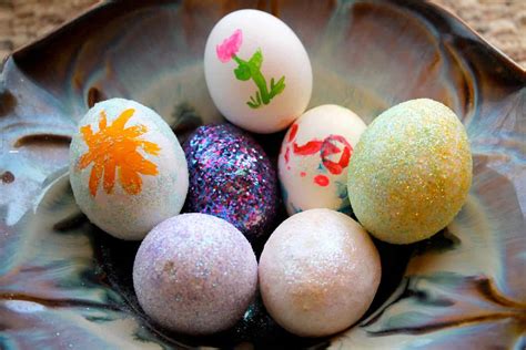 Make Easter Egg Decorating Eggciting