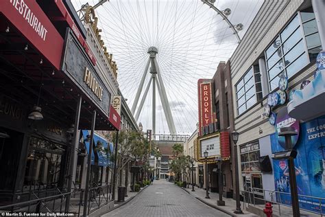 Las Vegas Looks Like A Ghost Town After Nevada Orders