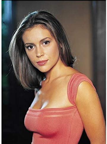 Charmed Alyssa Milano As Pheobe Body Turned To The Left Head Tilted To