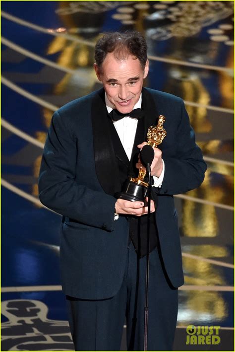 Photo Mark Rylance Wins Best Supporting Actor At Oscars 2016 07