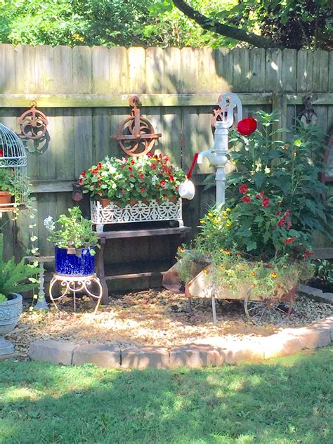 Rustic Garden Art Ideas