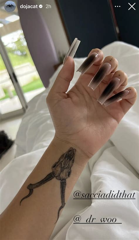 Doja Cat Unveils Her New Satanic Tattoo Fans React Pics Page Of Popularsuperstars