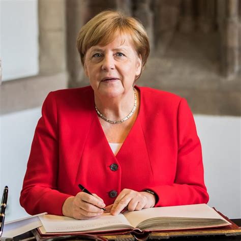 Angela Merkel Vermögen Und Gehalt Der Kanzlerin 2024