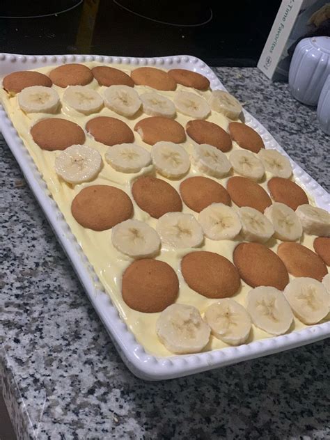 Layer sliced bananas on top. Paula Deen's "Not Yo' Mama's Banana Pudding" - 99easyrecipes