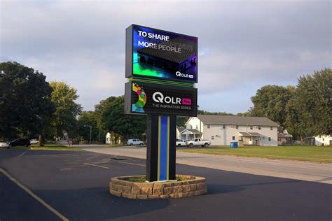 Qolr Pro Double Sided Outdoor Programmable Led Sign High Resolution