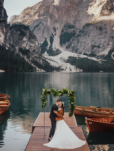 Wedding Elopement Lago Di Braies Pragser Wildsee Couple Photos 0001