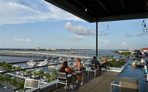 Best Hotel Restaurants Bars In Sarasota Bradenton Anna Maria Island Lido