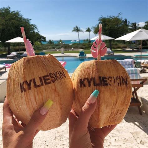 Kylie Jenner Shares Naked Photo From Skincare Launch Vacation Metro News