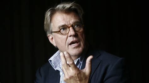 Jeroen aart krabbé is a dutch actor and film director who has appeared in more than 60 films since 1963, including soldaat van oranje, the fourth man, the living daylights, the prince of tides, the fugitive, and immortal beloved. Jeroen Krabbé was bijna 007 geweest | Film | AD.nl
