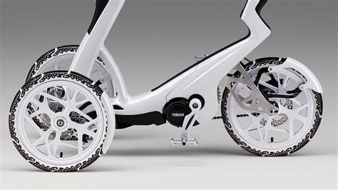 Yamahin električni tricikli za kratke relacije B92