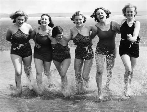 Before Bikini Era 36 Vintage Photos Of Female Swimsuits In The 1930s