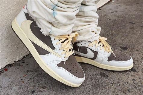 Travis Scott X Air Jordan 1 Low Og Reverse Mocha