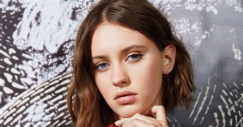 Jude Laws Daughter Iris Law Lands First Teen Vogue