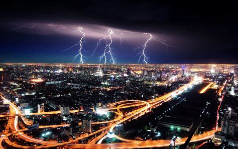 Lightning Striking The City 2560x1600 Hd Wallpaper Cityscape