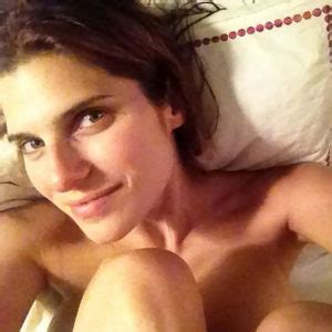 Lake Bell Nude And Topless Private Scandalous Pics Actress Flashes
