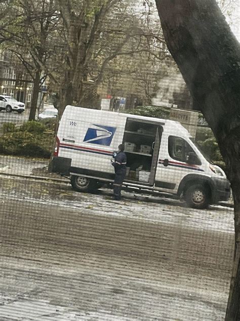 USPS out here doing gods work : r/SeattleWA