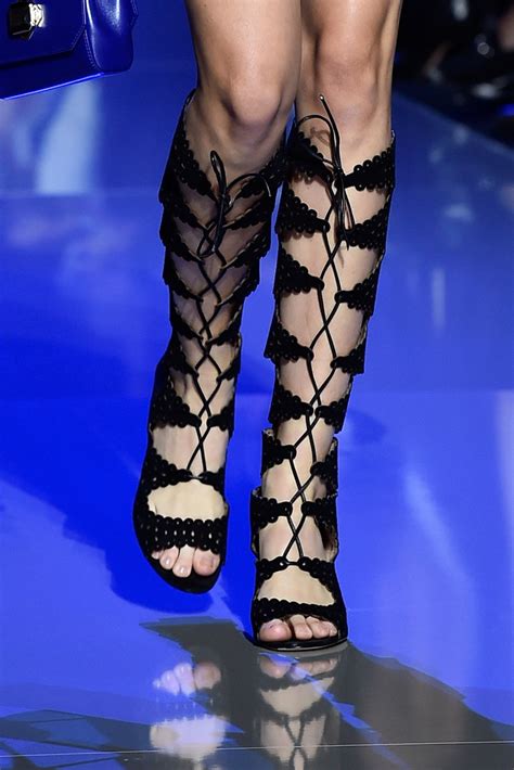 See Kendall Jenners Spring 2016 Paris Fashion Week Runway Shoes