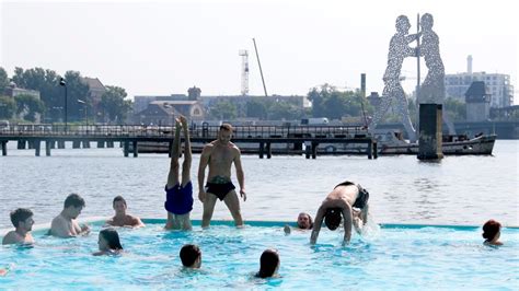 Women In Berlin Allowed To Go Topless In Swimming Pools Says State