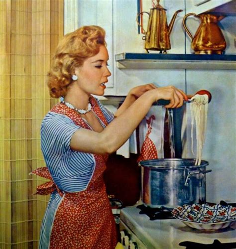 Pin By Jwlee On Retro Images Vintage Housewife Vintage Cooking Vintage Life