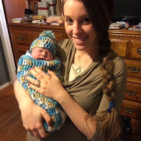 Pregnant Jill Duggar Helps Deliver Womans Baby Cradles Newborn On Her