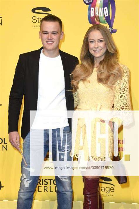 Jenny Elvers With Son Paul Jolig At The German Premiere Of The Band Das