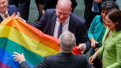 Cheers And A Sing Song Australian Mps Back Gay Marriage Bbc News